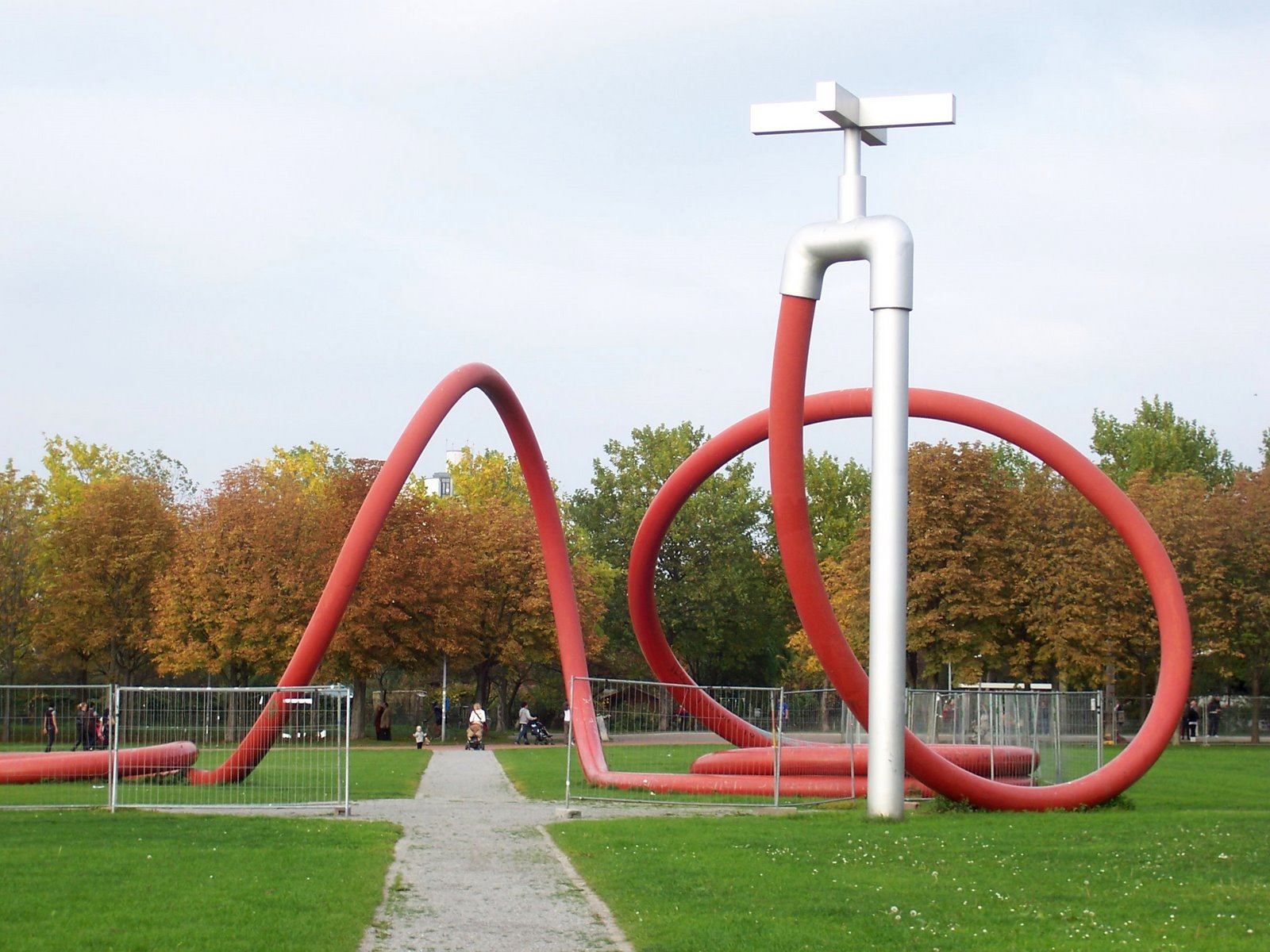 Claes Oldenberg Sculpture